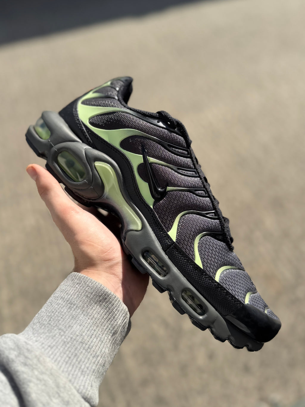 Nike Air Max Plus TN - 'Iron Grey / Light Liquid Lime'